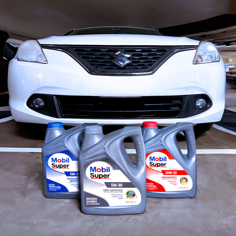Cambiar el lubricante regularmente es fundamental para mantener el motor en buen estado.